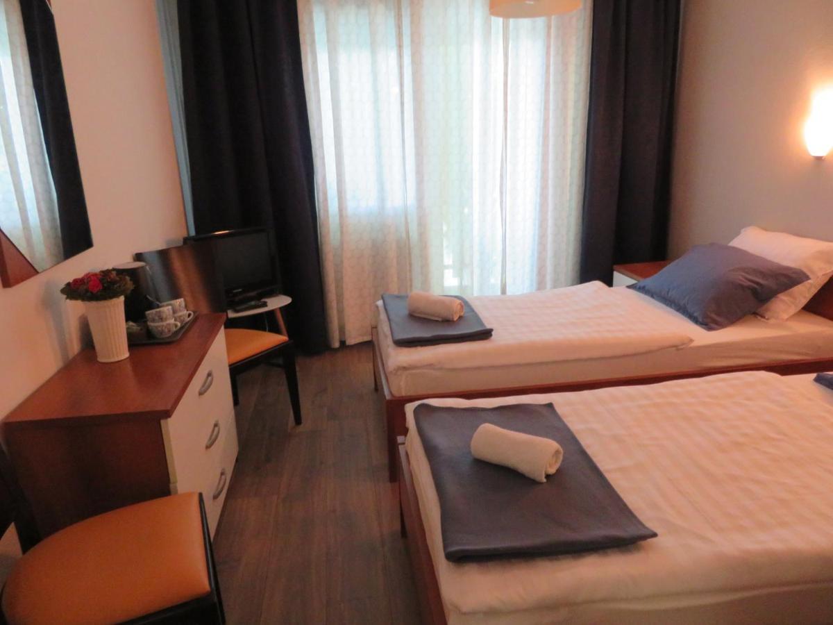 Guesthouse Ob Sotocju Budic Brezice Exterior photo