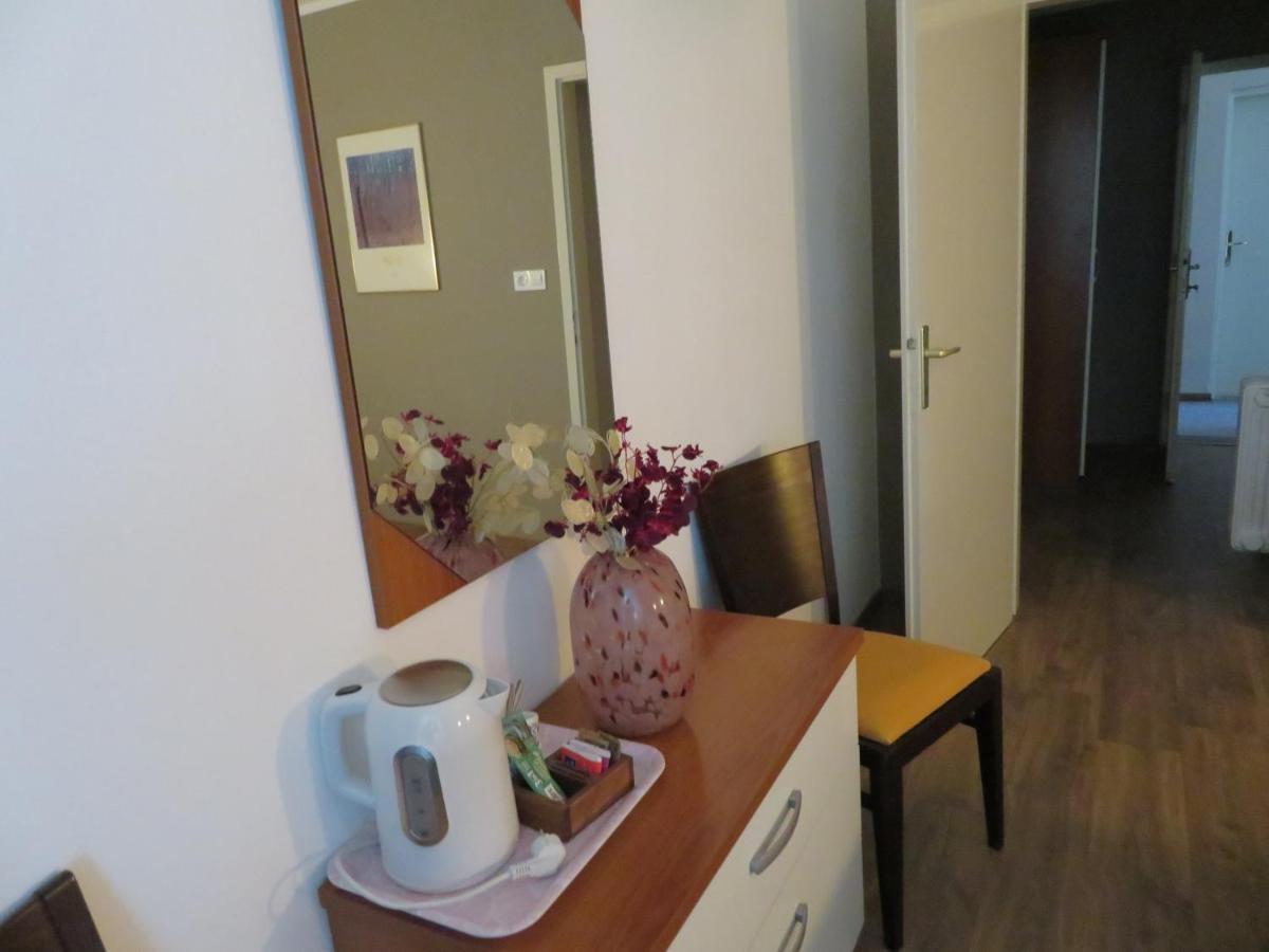 Guesthouse Ob Sotocju Budic Brezice Exterior photo